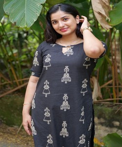 <b>Women</b> Black Cotton <b>Kurta</b> Set With Hand Drawn Print Loose Fit Ankle-Length Casual Wear India Pakistan Style 86470 ANANT-Dhigali - Product Image 2