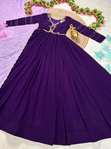 Robe Anarkali en tissu Foux de la marque Designer Maggam Work avec dupatta en soie Chinon - Product Image 3