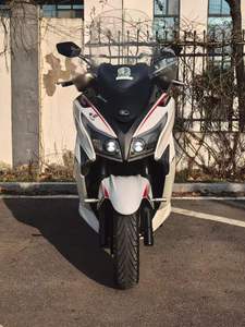 Offres abordables : Scooter Maxi CT250 250CC d'occasion - EFI, confortable, refroidissement liquide, 120 km/h, pour usage quotidien, scooters à essence prêts à être expédiés - Product Image 2