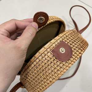 Bolso de Mano de Ratán con Incrustaciones de Madreperla de Lujo, Hecho a Mano, con Mosaico de Conchas Iridiscentes, Tejido, para Vacaciones, Eventos Nocturnos y Regalos Elegantes - Product Image 6