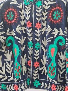 Chaqueta de Terciopelo con Bordado Floral a Mano, Cuello Mandarín, Manga Larga, Talla Grande, Estilo Otoñal para Mujer - Product Image 4
