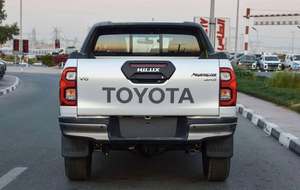 PRÊT À EXPÉDIER 2025 Hilux Adventure 4.0L Titre propre Garantie 3 ans - Product Image 3