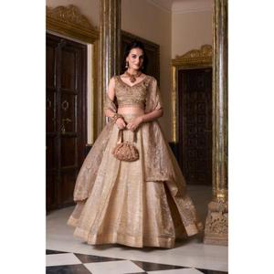 Collection Salwar Kameez en tissu avec broderie dorée, moderne, pour soirée, longueur ras du sol, séchage rapide, taille 42, cordon de serrage et fermeture éclair - Product Image 1