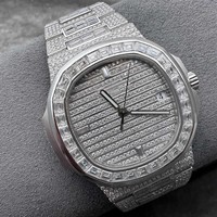 Montre de luxe de plongée sportive avec répétiteur, cadran carré lumineux, lunette pavée de diamants moissanite taille baguette, boîtier en acier inoxydable entièrement pavé de cristaux