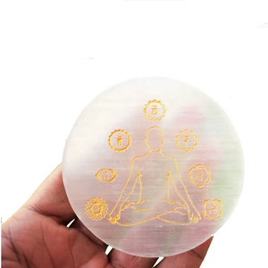 Posavasos de selenita de alta calidad con símbolos de chakras y yoga grabados, discos de carga de cristal para bebidas y café. - Product Image 4
