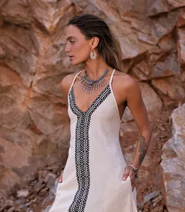 Vestido maxi de algodón estilo bohemio sin espalda para mujer, con cuello en V profundo, sin mangas, con estampado tribal, vestido largo para mujer - Product Image 1