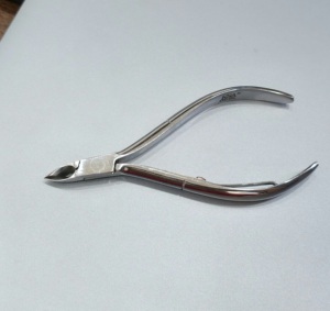 ที่ตัดหนังกำพร้าสแตนเลสอย่างดี สำหรับทำเล็บมือและเล็บเท้า ใช้ในร้านทำเล็บ รับผลิตแบบ OEM - Product Image 3