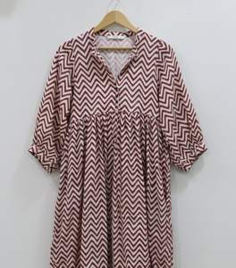 Robe tunique midi bohème, imprimée à la main, florale, 100% coton, respirante, simple |   Vêtements durables pour femmes, naturels - Product Image 4