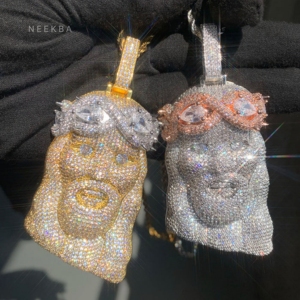 Colgante de Jesús con Corona Infinita - Colgante de Plata 925 con Diamantes, Colgante de Lujo con Moissanita para Uso Diario, Colgante de Moissanita con Rostro de Jesús - Product Image 6