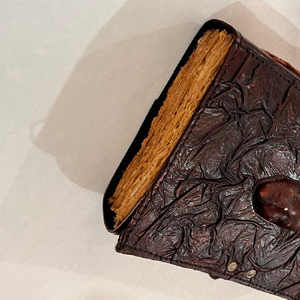 Carnet en cuir fait main avec couverture à motif facial, papier à bords frangés vintage, journal d'écriture antique, fournisseur en gros - Product Image 3