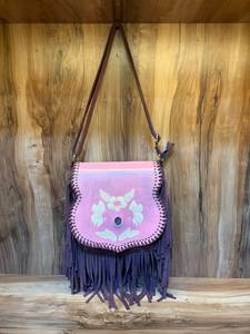 Bolso bandolera de cuero genuino hecho a mano con flecos |   Bolso de Hombro Estilo Western con Diseño Floral Rosa, Hecho a Mano, para Mujer - Product Image 1