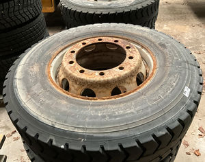 Pneus de remplacement radiaux sans chambre à air pour voitures et camions d'occasion, prix d'usine, livraison rapide dans le monde entier, commandez maintenant à prix avantageux - Product Image 1