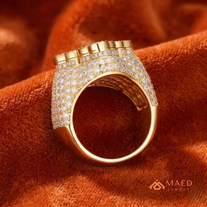 Anillo de Moissanita con Cruz, Chapado en Oro, con Pavé de Baguettes, Anillo de Declaración, Joya Elegante de Oro, Estilo para Hombre y Mujer, Diseño Estadounidense - Product Image 4