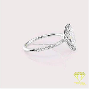 Anillo de compromiso de moissanita con corte marquesa en oro amarillo con banda pavé, anillo de promesa nupcial clásico solitario - Product Image 3