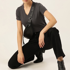 T-shirt Femme Col V Manches Longues Qualité Supérieure Coupe Classique Respirant Style Urbain Moderne Finitions en Dentelle Sérigraphie Douce - Product Image 4