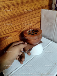 Quemador de Mubkhara árabe con incrustaciones de madera de cuero de gama alta, soporte de incienso Premium para noches de Ramadán y festividades de Eid Mubarak - Product Image 4