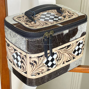 Estuche de Joyería de Cuero Estilo Occidental Hecho a Mano con Ranuras para Anillos, Diseño a Cuadros, Organizador de Almacenamiento Ideal para Viajes - Product Image 4