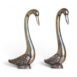 Paire d'oiseaux Sarus en métal, pièce de décoration artisanale |   Figurines décoratives de grues |   Décoration élégante pour la table et la maison - Product Image 2