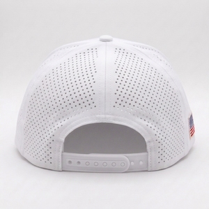 หมวกกอล์ฟแบบ 5 แผง OEM แบบกำหนดเอง  ปักลายฉลุเลเซอร์  แบบ Snapback ปีกแบน  ปักลาย  สำหรับกีฬากลางแจ้ง น้ำหนักเบา - Product Image 5