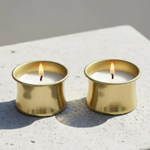 Portavelas de Latón Hecho a Mano en Oro Rosa y Dorado con Patrón en Relieve - Product Image 5