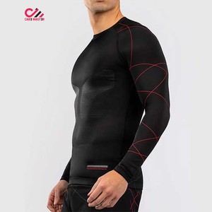 Créez votre propre rashguard à manches longues avec impression de logo personnalisée, rashguard uni de haute qualité pour hommes, en vente. - Product Image 3