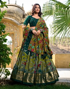 Leranath Fashion Lehenga Choli traditionnel indien de créateur en matériaux recyclés, longueur ras du sol, pour tenue de mariage élégante pour femme - Product Image 1