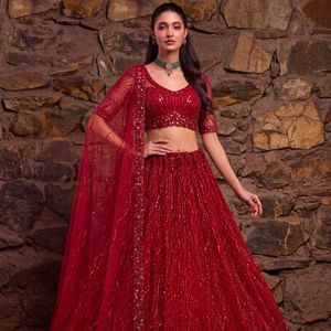 Lehenga Choli Premium Bordado con Redes de Zari y Cuentas de Cristal, con Dupatta Hecha a Mano, Fabricado por Royal Exports - Product Image 2