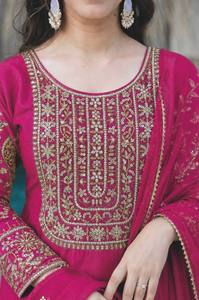 Costume Anarkali traditionnel brodé pour femmes, rose, polyester, coupe ample, tenue ethnique de mariage, style Inde Pakistan - Product Image 6