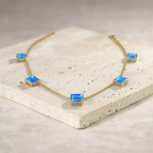 Collier en opale bleue plaqué argent, coupe Asscher, avec maillons, tendance, minimaliste, délicat, bijoux en opale pour femme - Product Image 1