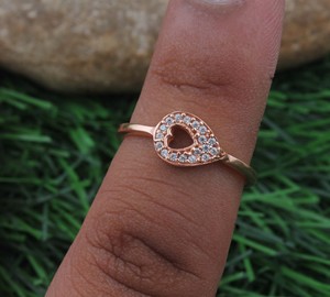 Anillo Romántico de Plata de Ley 925 con Engaste de Corazón, Anillo Delicado con Circonita Cúbica, Joyería Fina Minimalista para Boda, Regalo para Mujer - Product Image 1