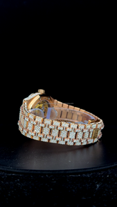 นาฬิกาข้อมือผู้ชายคุณภาพสูงสุด หรูหรา ตัวเรือนสแตนเลสประดับเพชรโมอิสซาไนต์  หน้าปัดแซฟไฟร์  ฝังเพชรเต็มเรือน ระบบออโตเมติก - Product Image 4