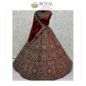 Expertos en la Venta de la Mejor Colección de Diseñadores de Moda de Alta Calidad para Bodas, Lehenga Choli de Tela de Red y Terciopelo - Product Image 5