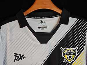PUFFIN SPORTS Camiseta de Fútbol Sublimada Personalizada Unisex, Manga Corta, Cuello en V, Poliéster que Absorbe la Humedad, Ropa Deportiva de Talla Grande - Product Image 4