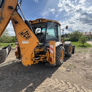 รถตักล้อยาง JCB 4CX ที่ทรงพลัง ออกแบบมาเพื่อการขุด ตัก ดิน และขนย้ายวัสดุในสถานที่ทำงานที่มีความต้องการสูง - Product Image 6