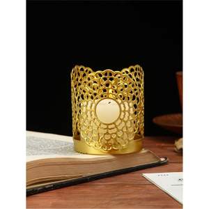 Portavelas de Metal Dorado Vintage con Patrón Antiguo, Linterna Votiva para Decoración de Eventos, Vajilla de Restaurante y Set de Regalo de Lujo - Product Image 5