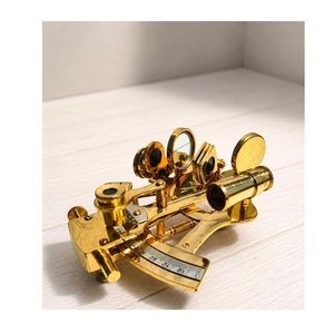 Réplique de sextant nautique en laiton fait main pour la décoration maritime, les passionnés de bateaux, la décoration de bureau, les collectionneurs et les idées cadeaux - Product Image 5