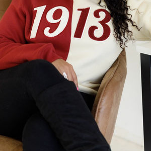 เสื้อสเวตเชิ้ตคอกลมเชนิลล์ ฮาล์ฟ 1913 ผ้าฟลีซพรีเมียมสองสี เสื้อผ้าสำหรับชมรมนักศึกษากรีก DST Delta เสื้อกันหนาวสำหรับฤดูหนาว - Product Image 6