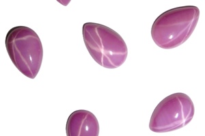 Rubis Étoilé Rose Poire 10x15 mm 6 Carats Créé en Laboratoire Poli Opaque Cabochon avec Effet Étoile à 6 Branches pour la Fabrication de Bijoux - Product Image 3