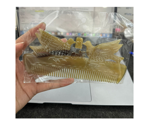 Peigne en corne de buffle traditionnel Peigne en corne de buffle authentique Finition polie d'origine du Vietnam pour le toilettage quotidien Peigne en corne de buffle - Product Image 3