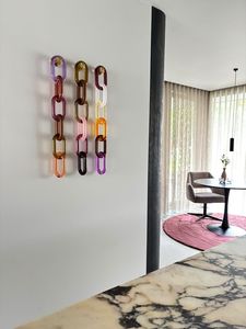 Décoration murale artisanale en chaîne d'acrylique colorée, sculpture en résine sur mesure, grande chaîne, installation d'intérieur de luxe pour la maison et l'hôtel - Product Image 3