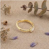 Anillo Abierto con Diamante Marquise en Engaste de Garras, Oro Amarillo, Ajustable, Minimalista, Solitario, Unisex, Joyería Fina, Certificado para Boda