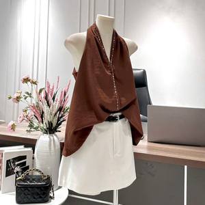 Elegante Conjunto de Top Halter de Color Sólido con Minifalda para Oficina y Uso Casual - Product Image 3