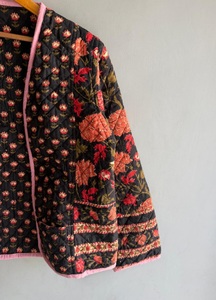 เสื้อแจ็คเก็ตผ้าฝ้ายลายดอกไม้สำหรับผู้หญิง แบบสองด้าน ทำมือ ติดกระดุมด้านหน้า เสื้อคลุมฤดูหนาวแบบสั้น ของขวัญสำหรับเธอ - Product Image 3