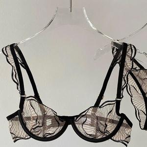 Vente en gros OEM/ODM : Ensemble de lingerie sexy en dentelle et résille transparente pour femme - Product Image 1