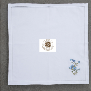 ผ้าลินินธรรมชาติปักลายดอกฟอร์เก็ตมีน็อต นุ่มแต่ทนทาน สร้างสัมผัสอ่อนโยนและอบอุ่นให้กับโต๊ะ - Product Image 2