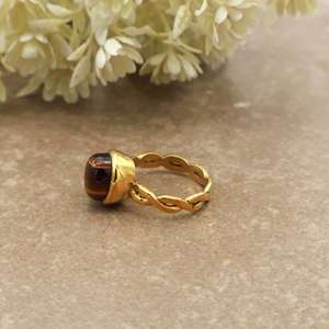 Vintage Oval Tiger Eye Brass Ring 14K Gold Plated Scalloped Band Boho Jewelry Unisex - Product Image 2