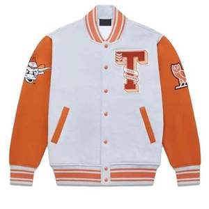 Nueva Llegada Chaqueta Varsity de Béisbol Blanca para Mujer con Logotipo Bordado Personalizado y Mangas Naranjas, Prenda Exterior Cómoda para Mujer 2026 - Product Image 1