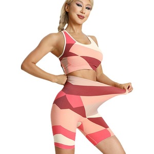 Nouveaux ensembles de yoga imprimés pour femmes, tenues de sport, fitness, course à pied, shorts de yoga avec empiècements colorés - Product Image 2