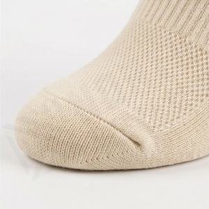Chaussettes de compression athlétiques pour hommes, course à pied, entraînement, cyclisme, sports de plein air, chaussettes courtes respirantes, durables, soutien, couleur personnalisée - Product Image 6