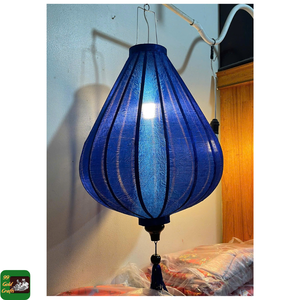 Lanterne en soie avec cadre en bambou recouvert de soie pour les fêtes de jardin des complexes hôteliers et la décoration extérieure à Hoi An, Vietnam, pour l'aménagement de terrasses - Product Image 5